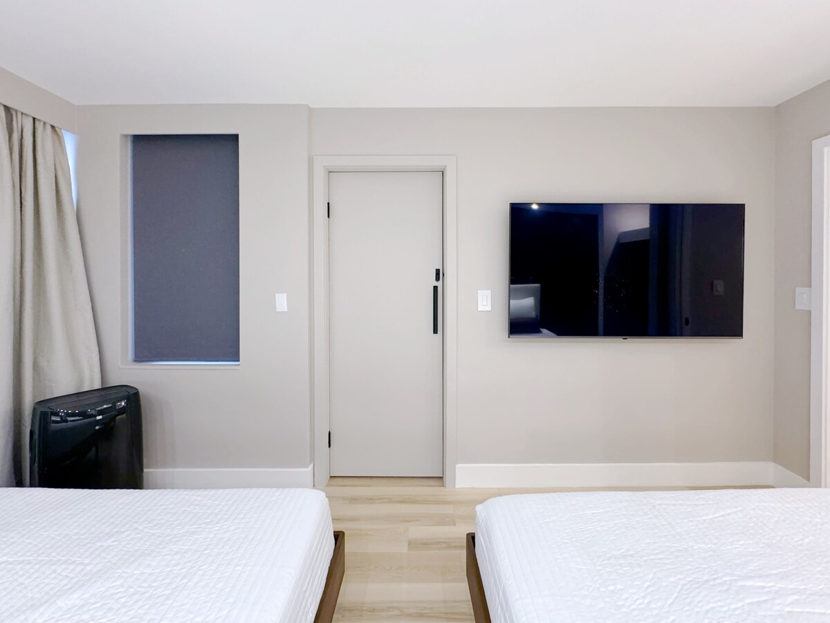 25FL-Upscale Ultra Modern-Premium 1BR W/Parking