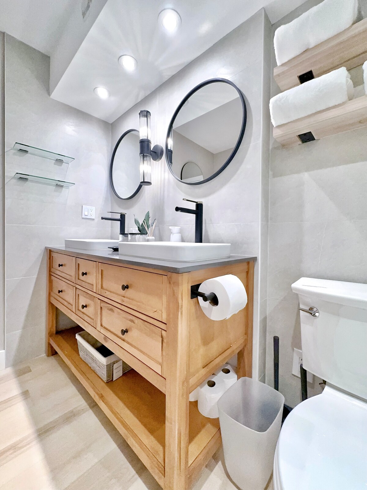 25FL-Upscale Ultra Modern-Premium 1BR W/Parking