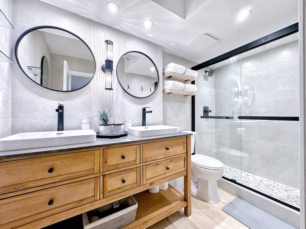 25FL-Upscale Ultra Modern-Premium 1BR W/Parking