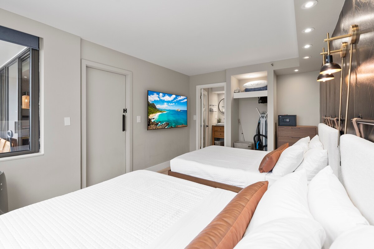 25FL-Upscale Ultra Modern-Premium 1BR W/Parking