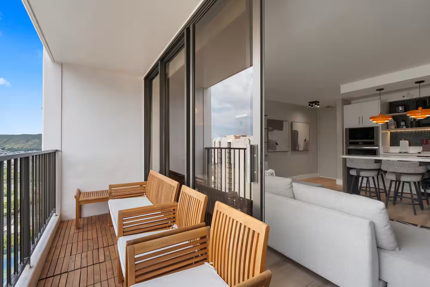 25FL-Upscale Ultra Modern-Premium 1BR W/Parking