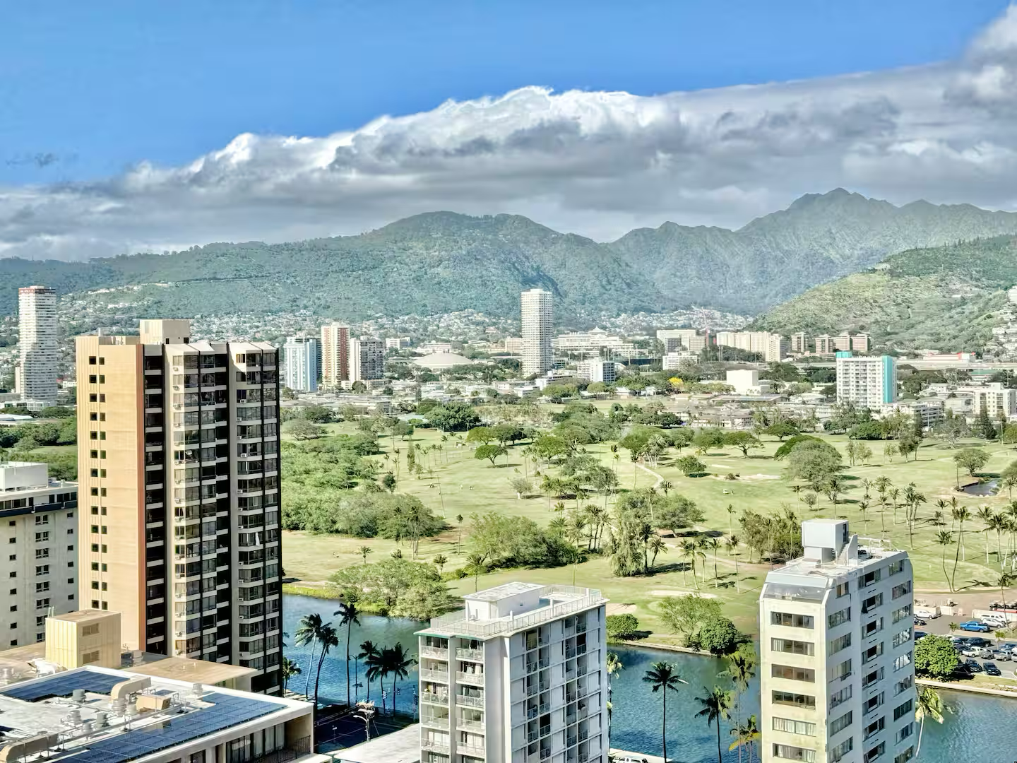 25FL-Upscale Ultra Modern-Premium 1BR W/Parking
