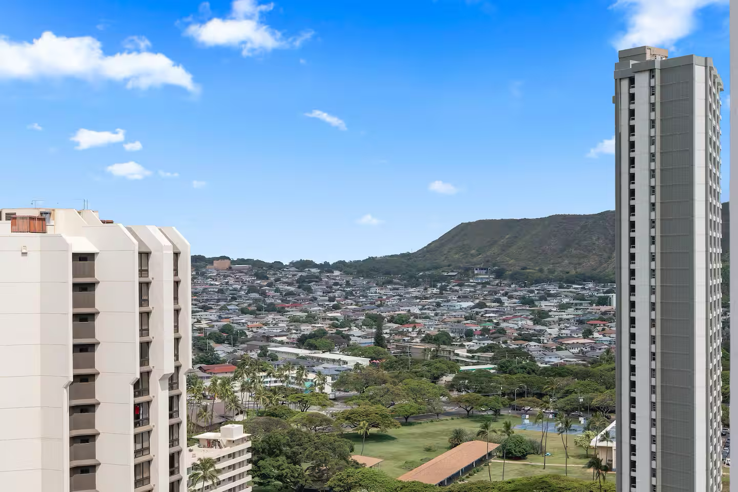 25FL-Upscale Ultra Modern-Premium 1BR W/Parking