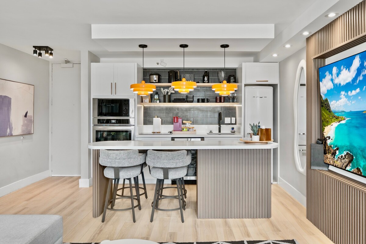 25FL-Upscale Ultra Modern-Premium 1BR W/Parking