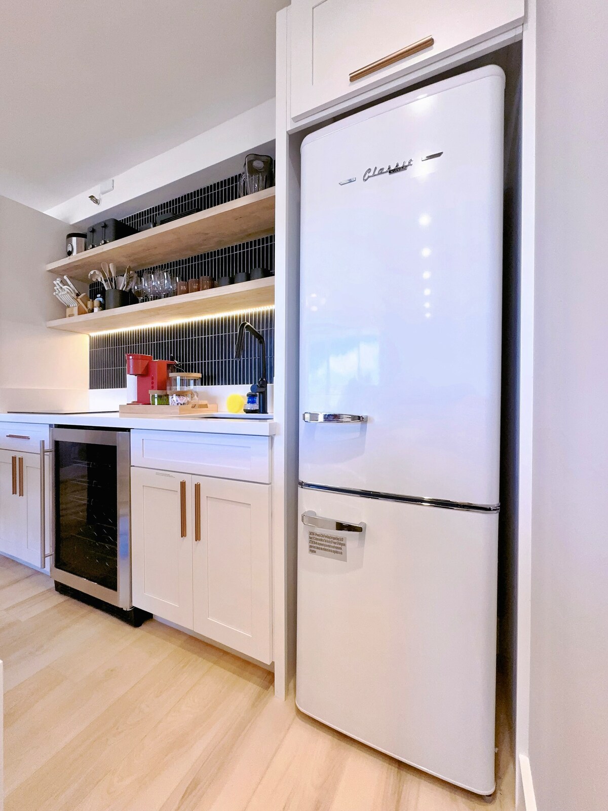 25FL-Upscale Ultra Modern-Premium 1BR W/Parking