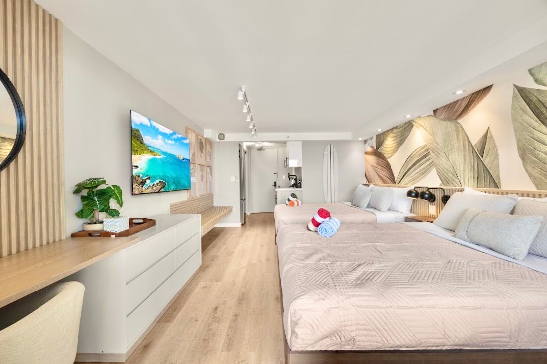 39F-Stunning High-FL Studio w/Ocean & City Views