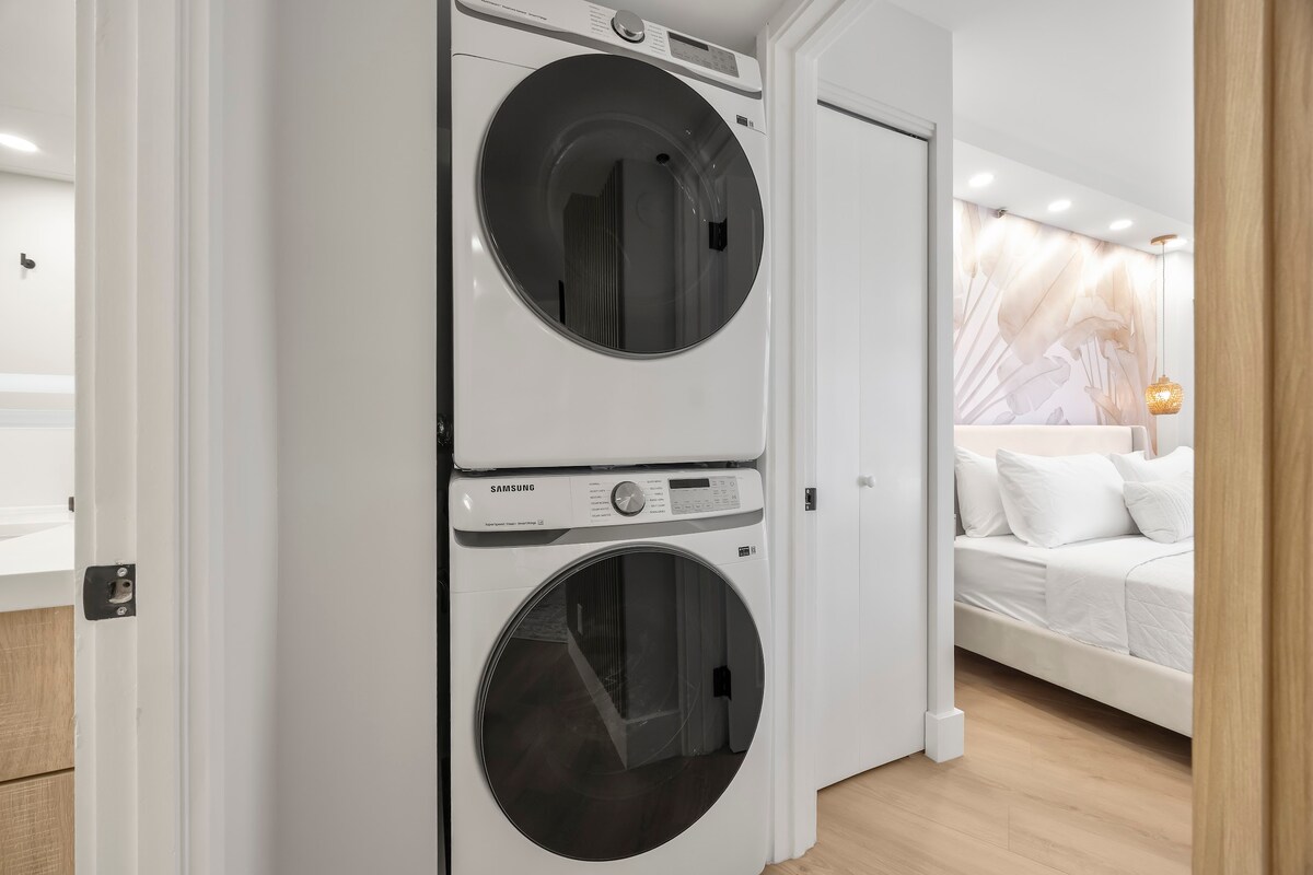 26F-Financial District-City View-1BR w/Parking
