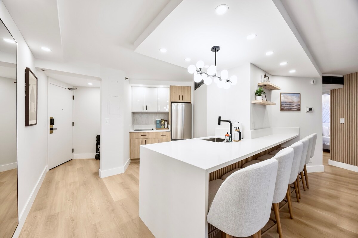 26F-Financial District-City View-1BR w/Parking