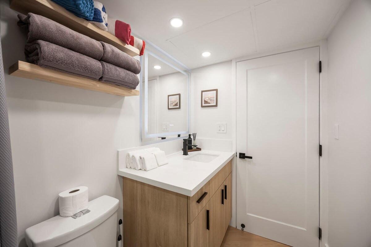 26F-Financial District-City View-1BR w/Parking