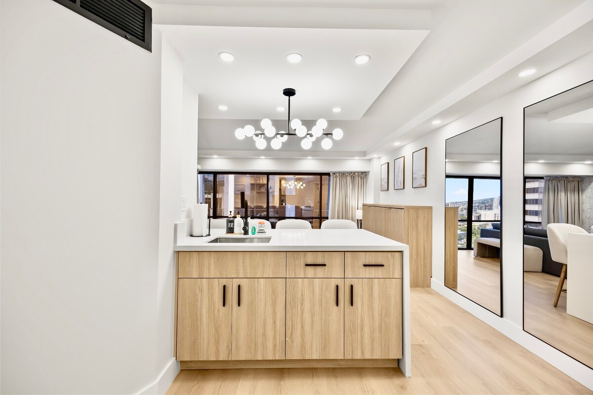 26F-Financial District-City View-1BR w/Parking