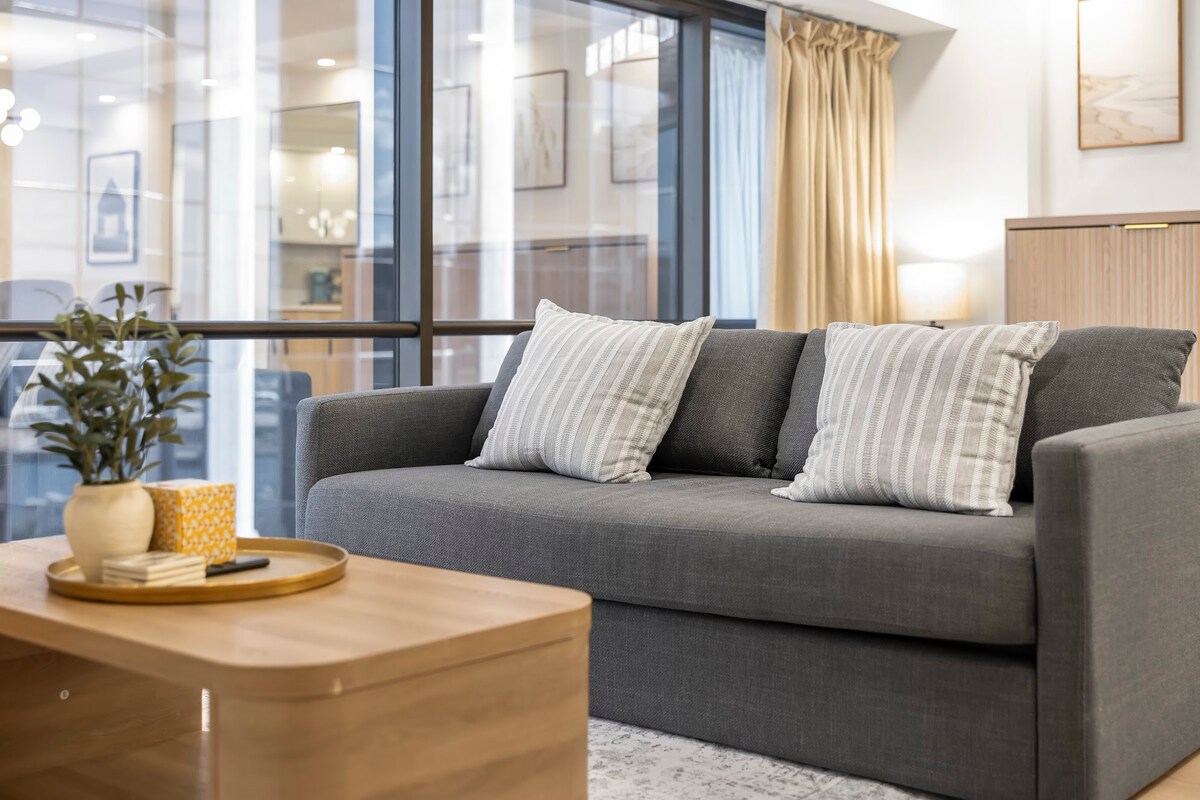 26F-Financial District-City View-1BR w/Parking