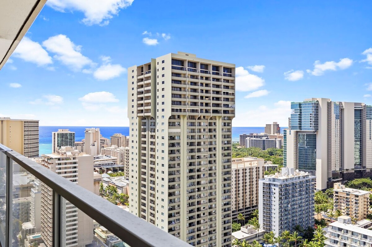 34F-Stunning Tropical Studio w/Ocean & City Views