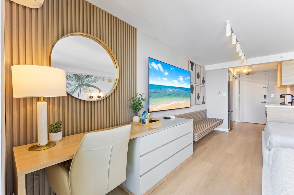 34F-Stunning Tropical Studio w/Ocean & City Views