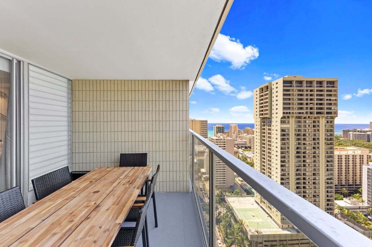 34F-Stunning Tropical Studio w/Ocean & City Views