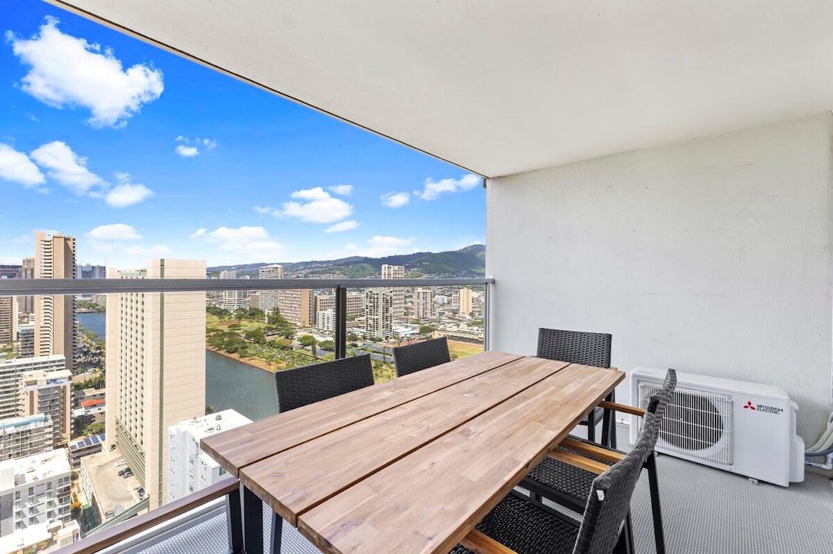 34F-Stunning Tropical Studio w/Ocean & City Views