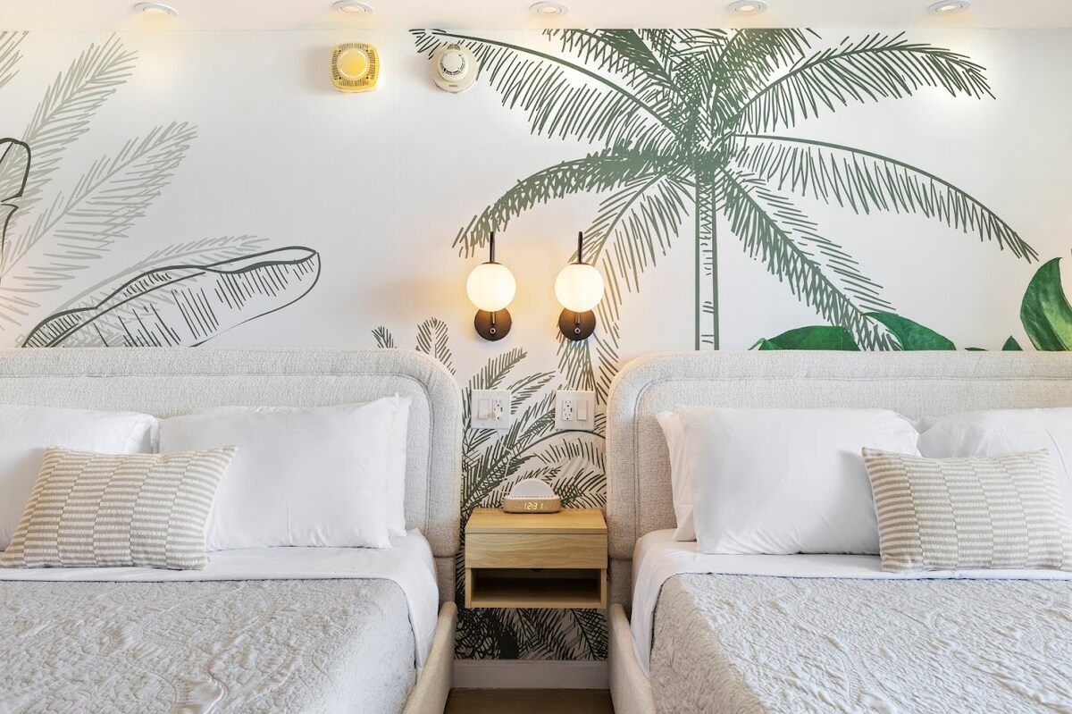 34F-Stunning Tropical Studio w/Ocean & City Views
