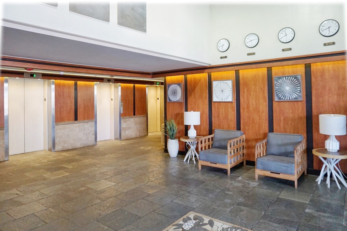 34F-Stunning Tropical Studio w/Ocean & City Views