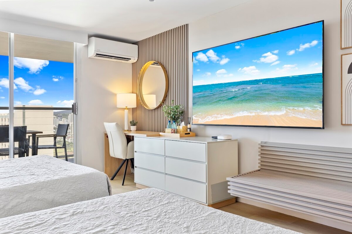 34F-Stunning Tropical Studio w/Ocean & City Views