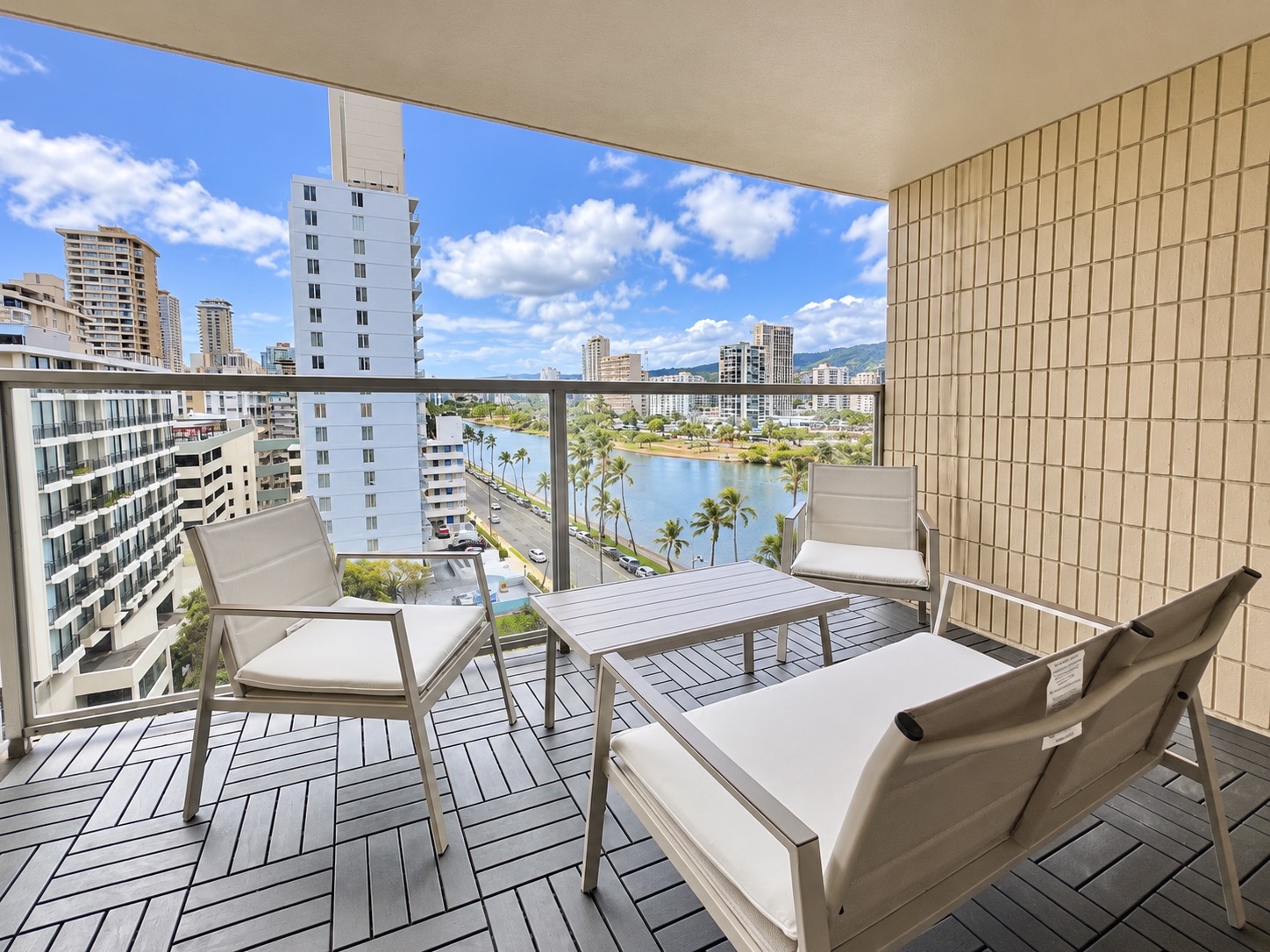Gorgeous Boutique Studio in Central Waikiki~