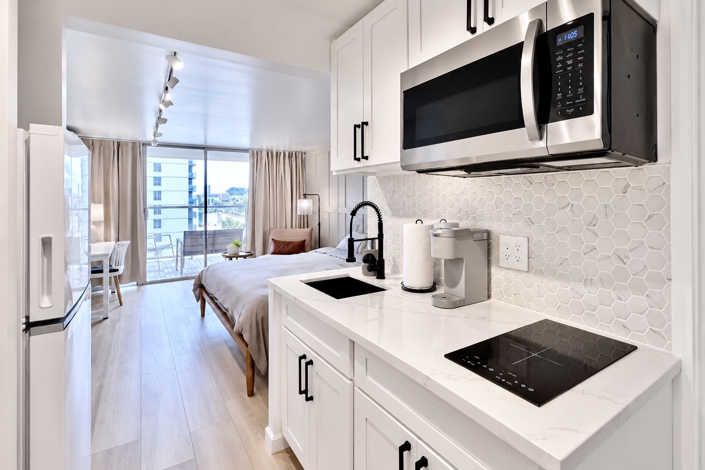 Gorgeous Boutique Studio in Central Waikiki~