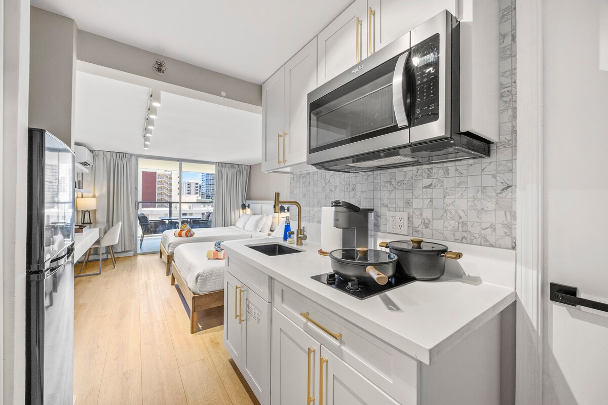 20F-Newly Remodeled Cozy Studio w/2Queens-Waikiki~