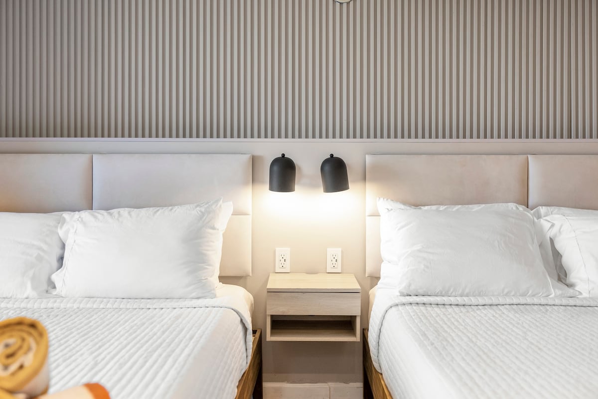 20F-Newly Remodeled Cozy Studio w/2Queens-Waikiki~
