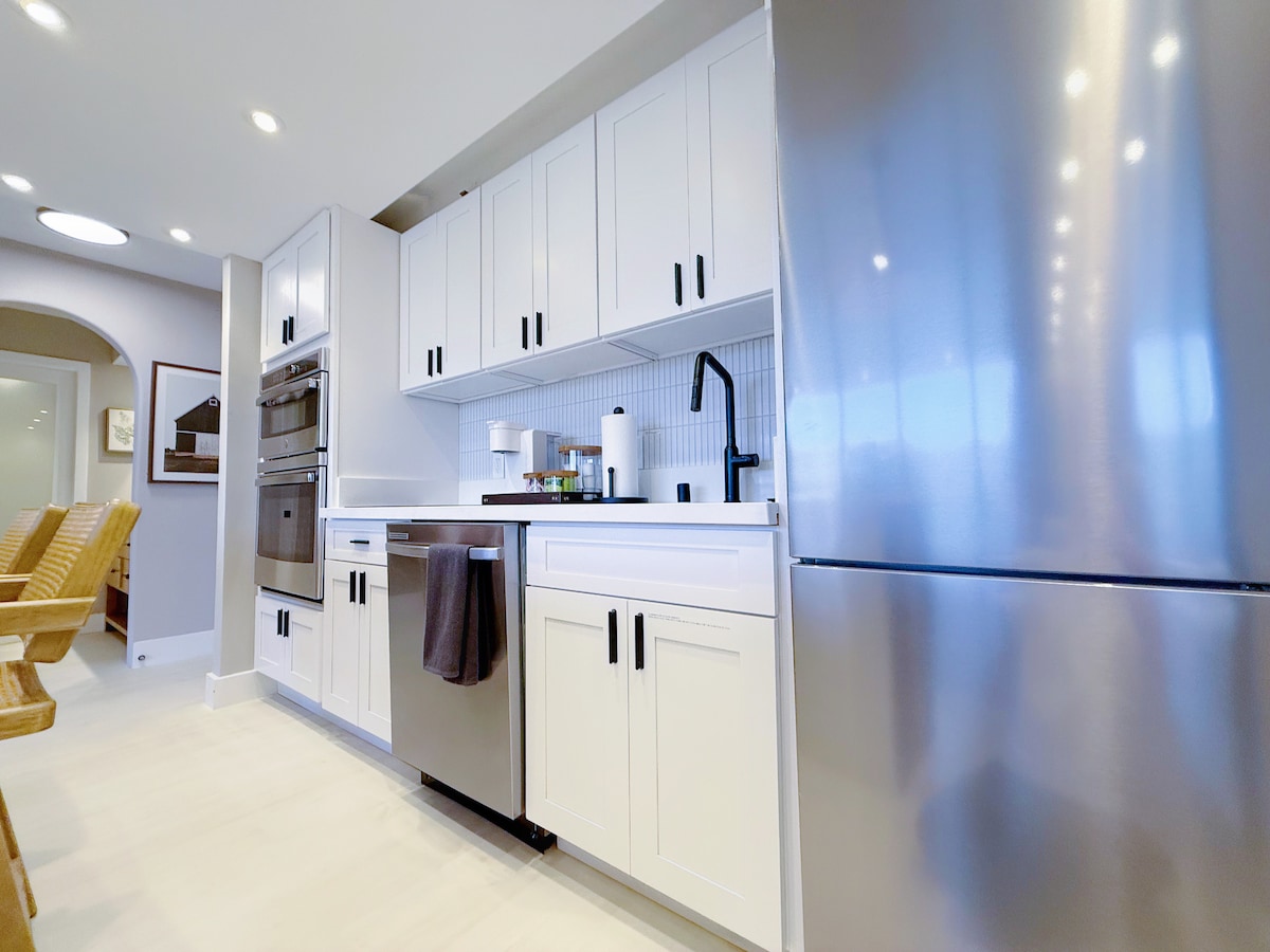 23F-Newly Renovated-Diamond Head View-1BR/Parking~