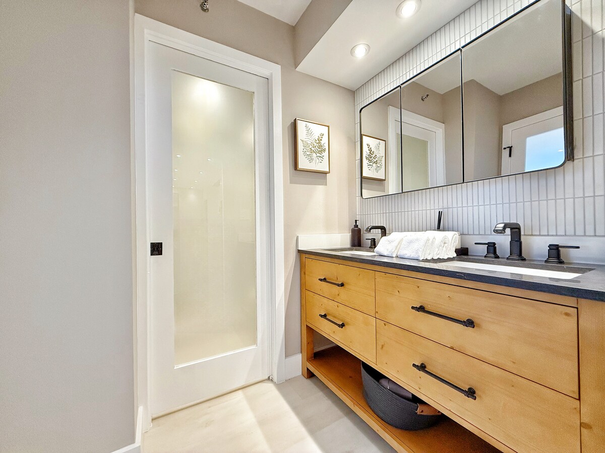 23F-Newly Renovated-Diamond Head View-1BR/Parking~