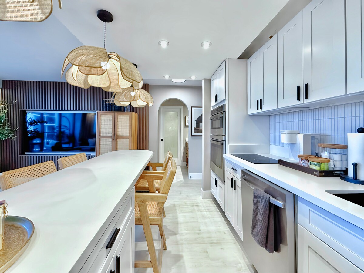 23F-Newly Renovated-Diamond Head View-1BR/Parking~