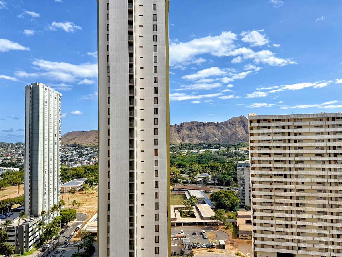 23F-Newly Renovated-Diamond Head View-1BR/Parking~