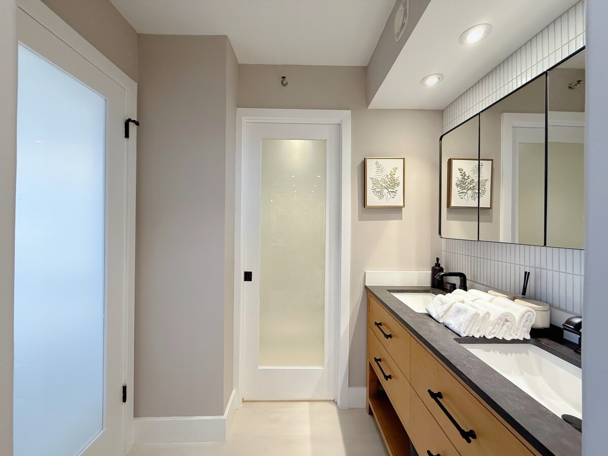 23F-Newly Renovated-Diamond Head View-1BR/Parking~