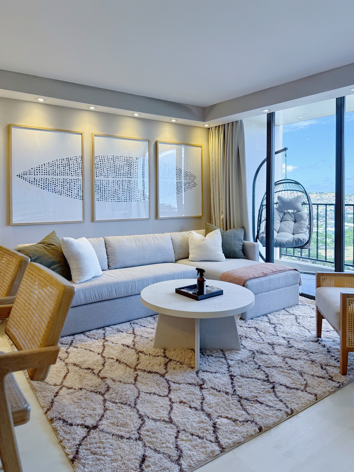 23F-Newly Renovated-Diamond Head View-1BR/Parking~