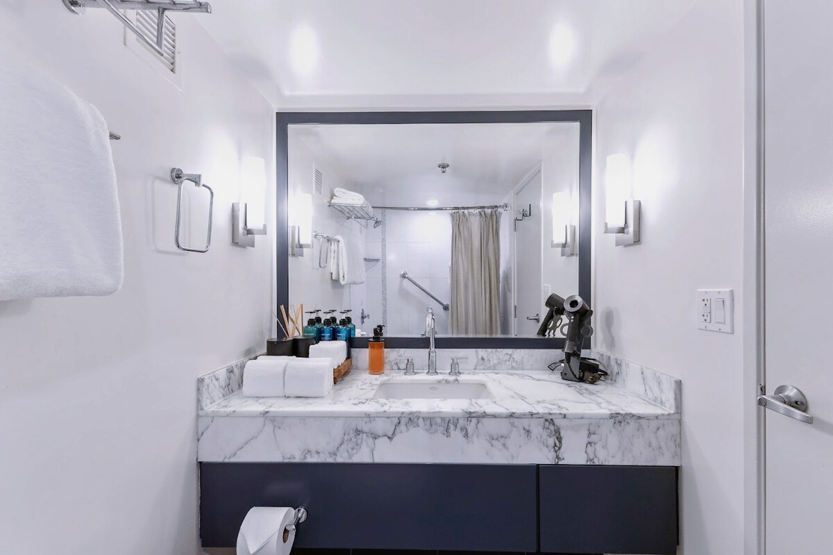 29F-Ala Moana Premium Double w/City & Ocean Views
