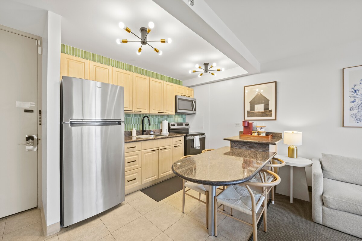 23F-Waikiki Gem-1BR w/Diamond Head & Ocean Views!