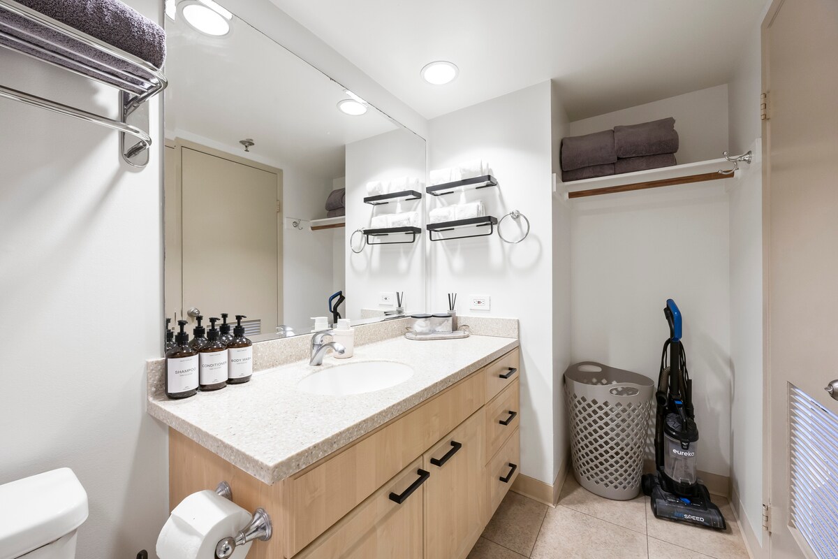 23F-Waikiki Gem-1BR w/Diamond Head & Ocean Views!