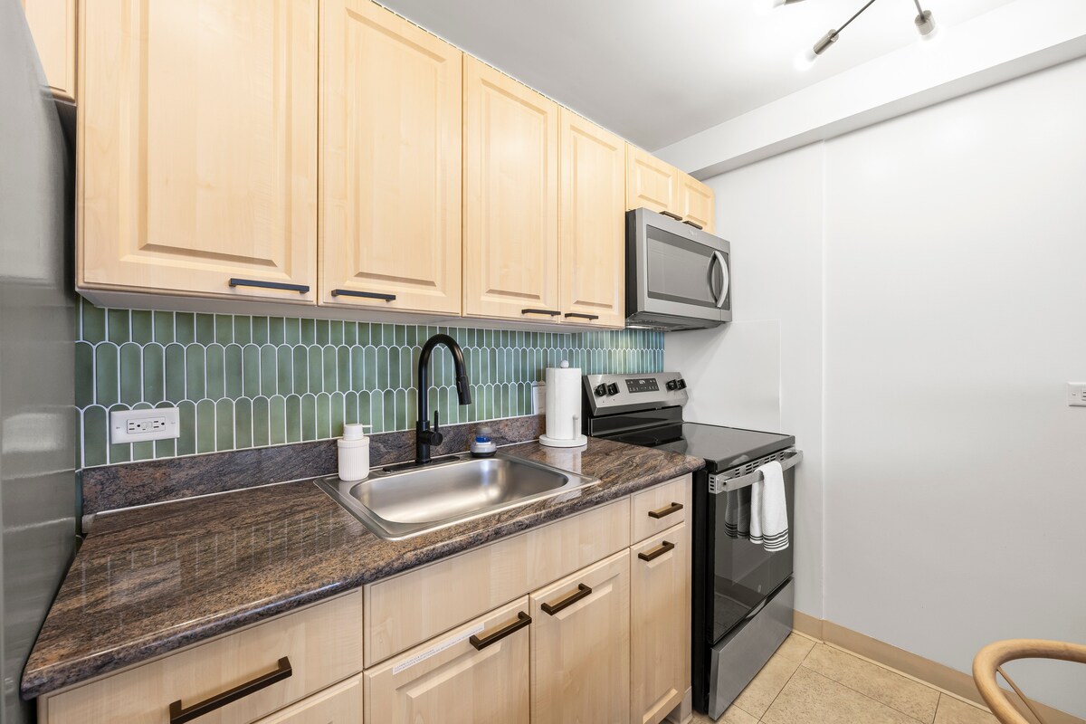 23F-Waikiki Gem-1BR w/Diamond Head & Ocean Views!