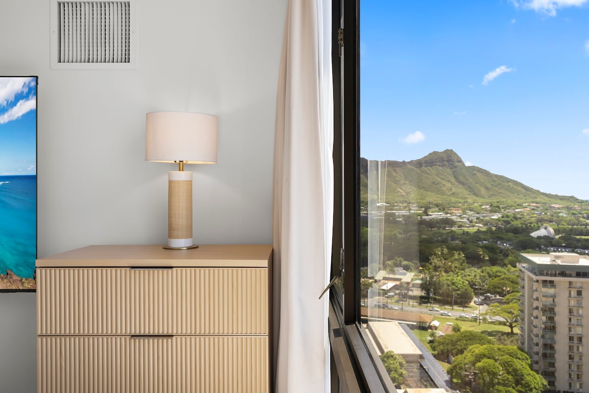 23F-Waikiki Gem-1BR w/Diamond Head & Ocean Views!