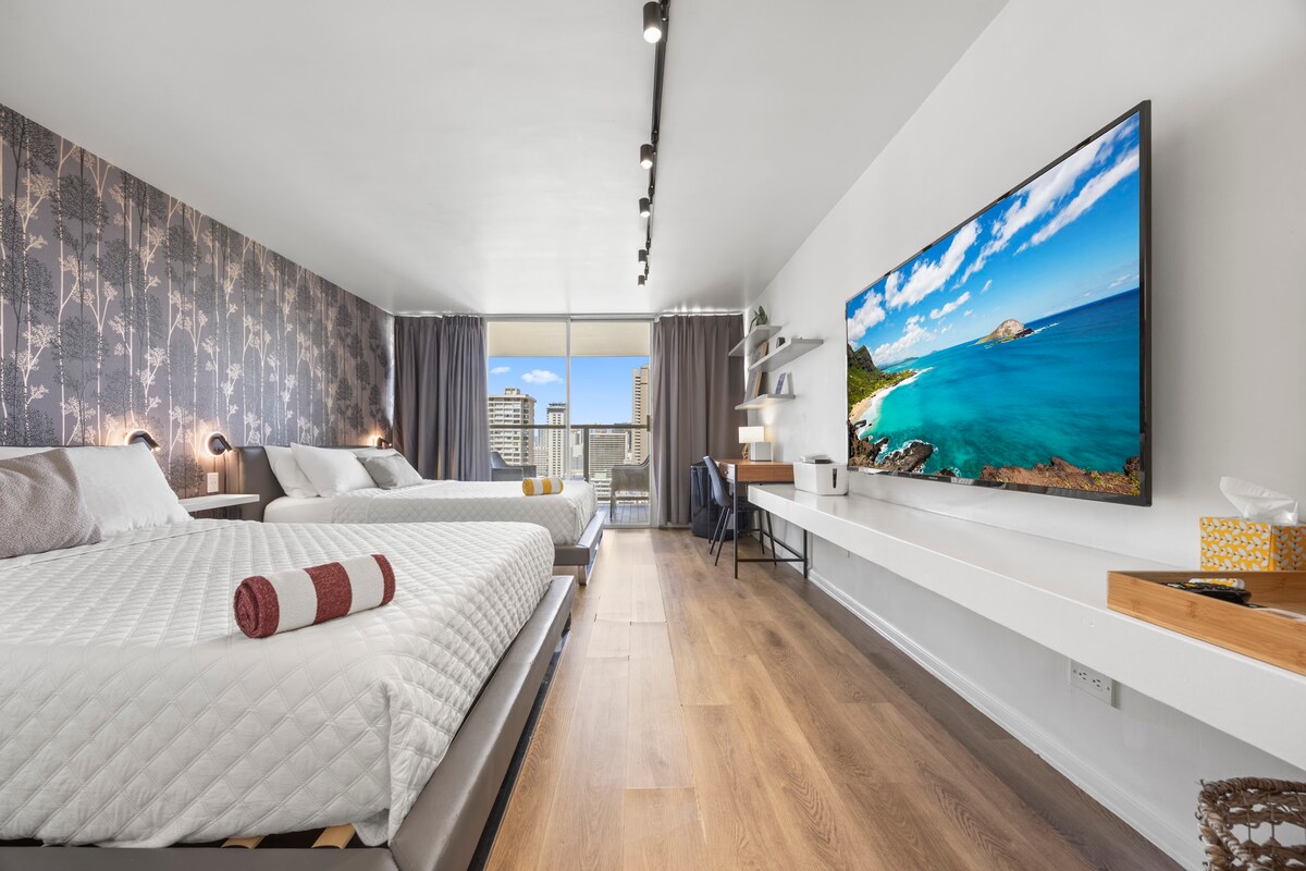 23F-Devine Studio w/2 Queens in Central Waikiki