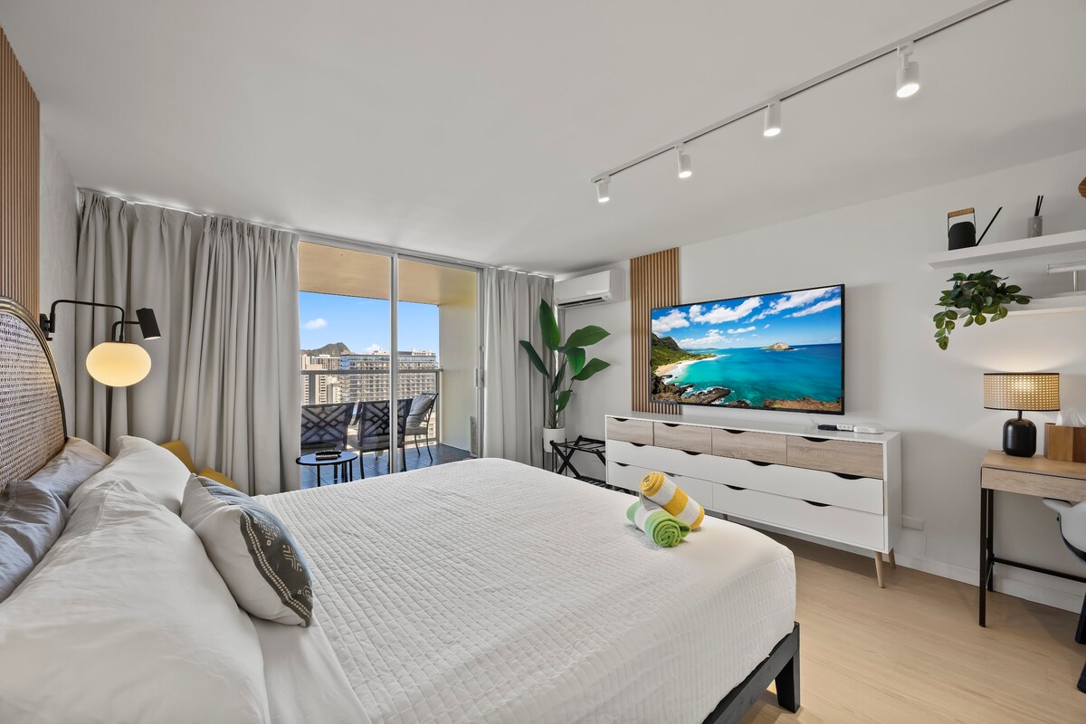 33F-High Floor Studio w/Diamond Head & Ocean Views