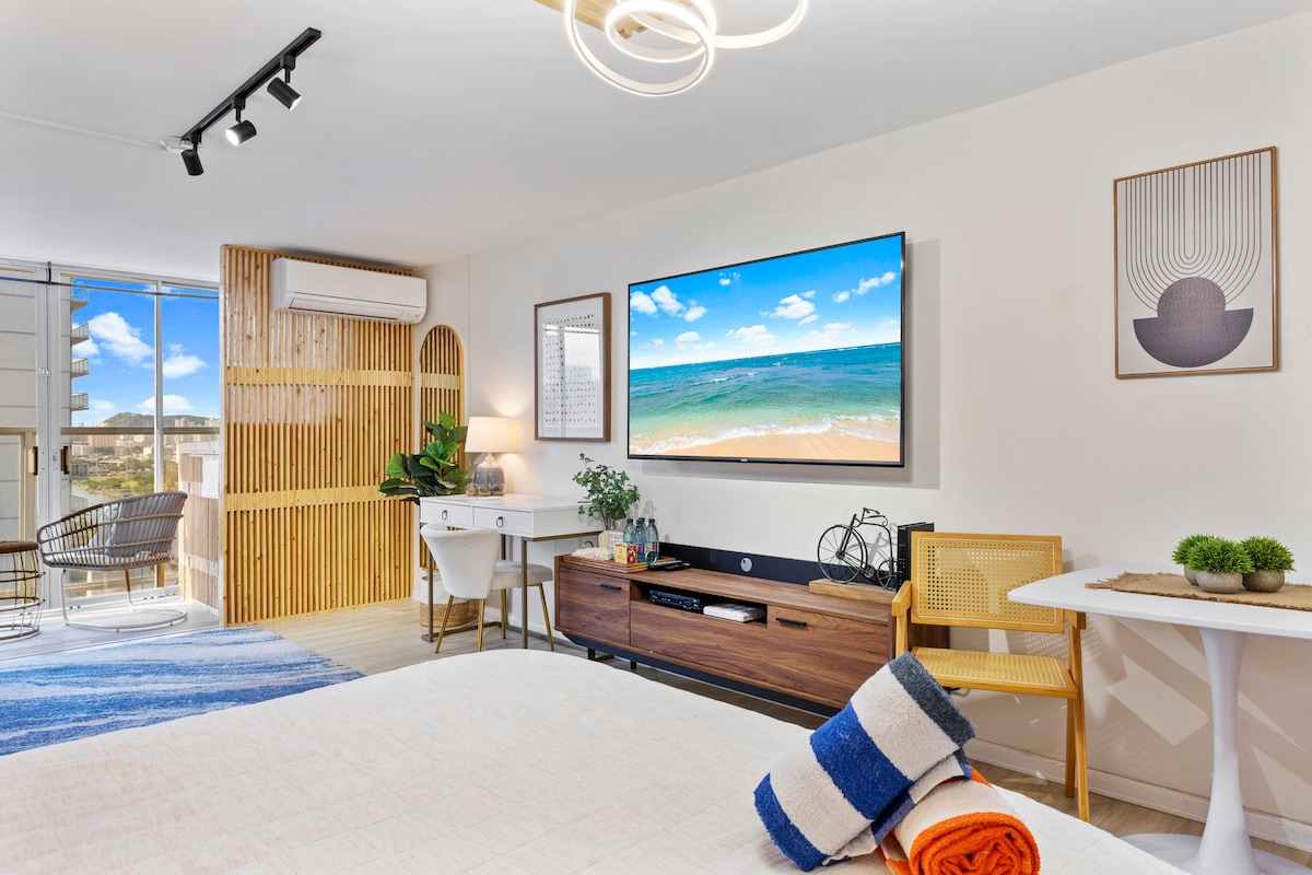 15FL-Spacious Family/Group Studio-Central Waikiki!