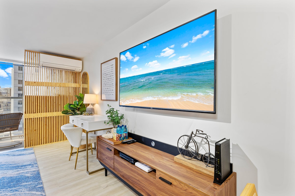 15FL-Spacious Family/Group Studio-Central Waikiki!