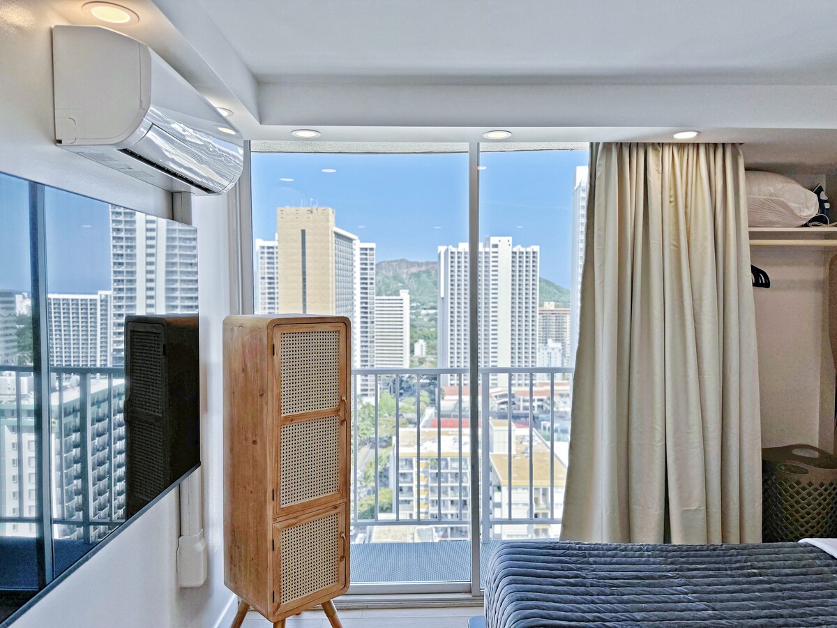 28F-Upscale Ocean View 1BR-3min Walk to Beach!