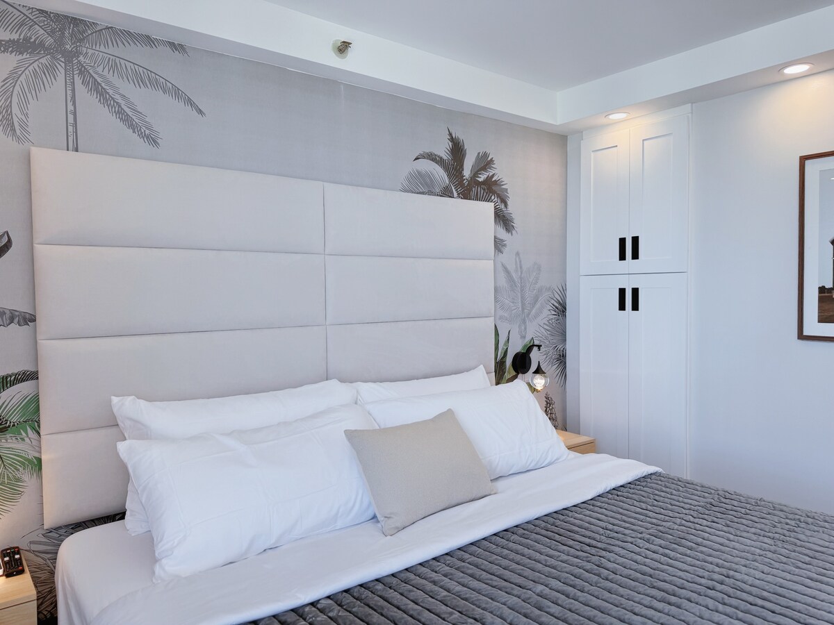 28F-Upscale Ocean View 1BR-3min Walk to Beach!