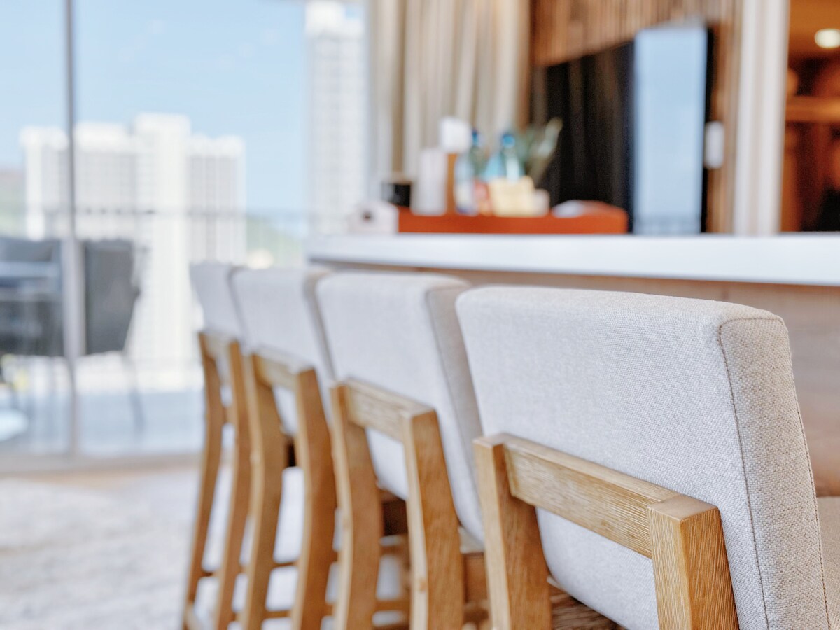 28F-Upscale Ocean View 1BR-3min Walk to Beach!