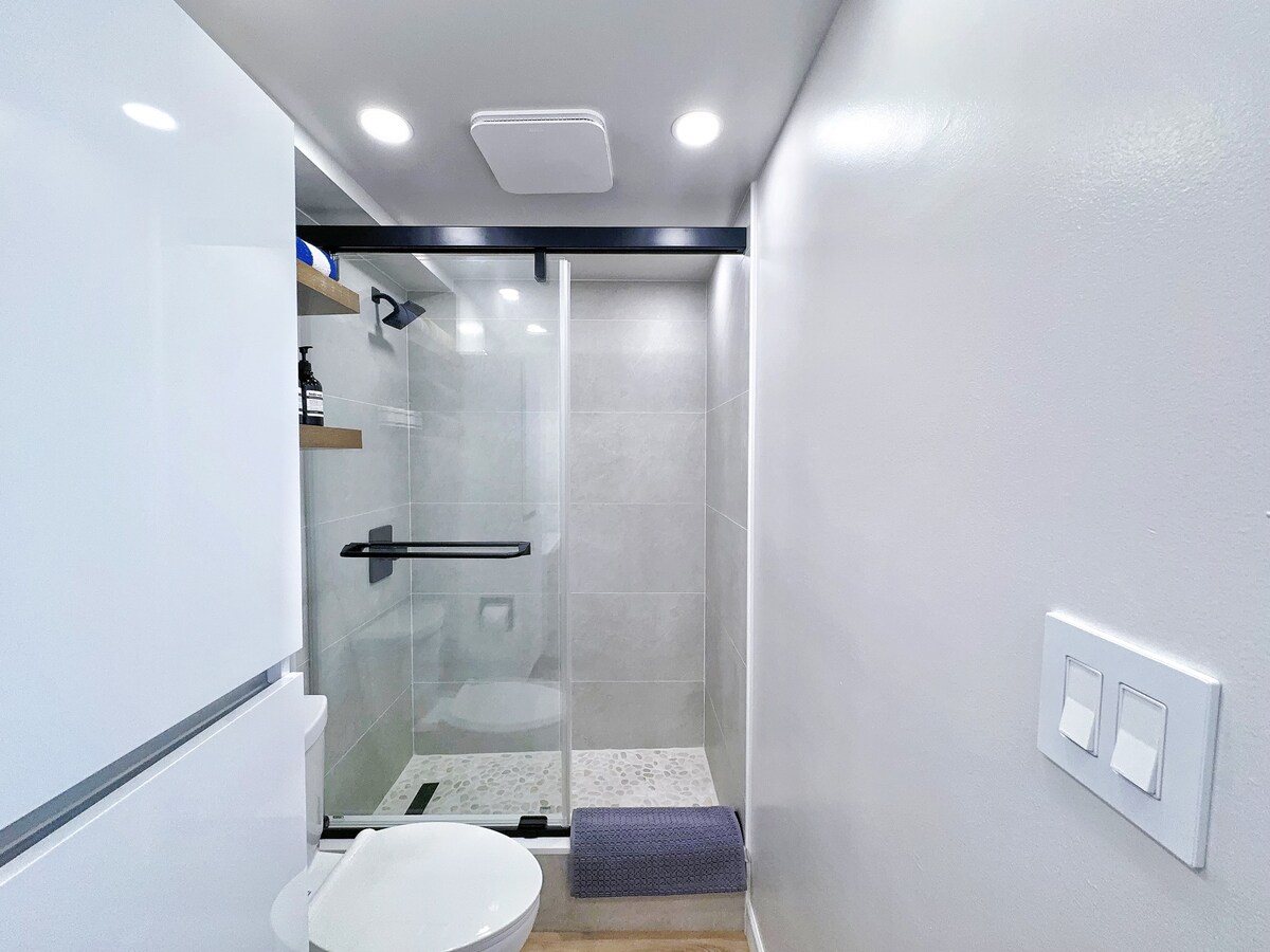 28F-Upscale Ocean View 1BR-3min Walk to Beach!