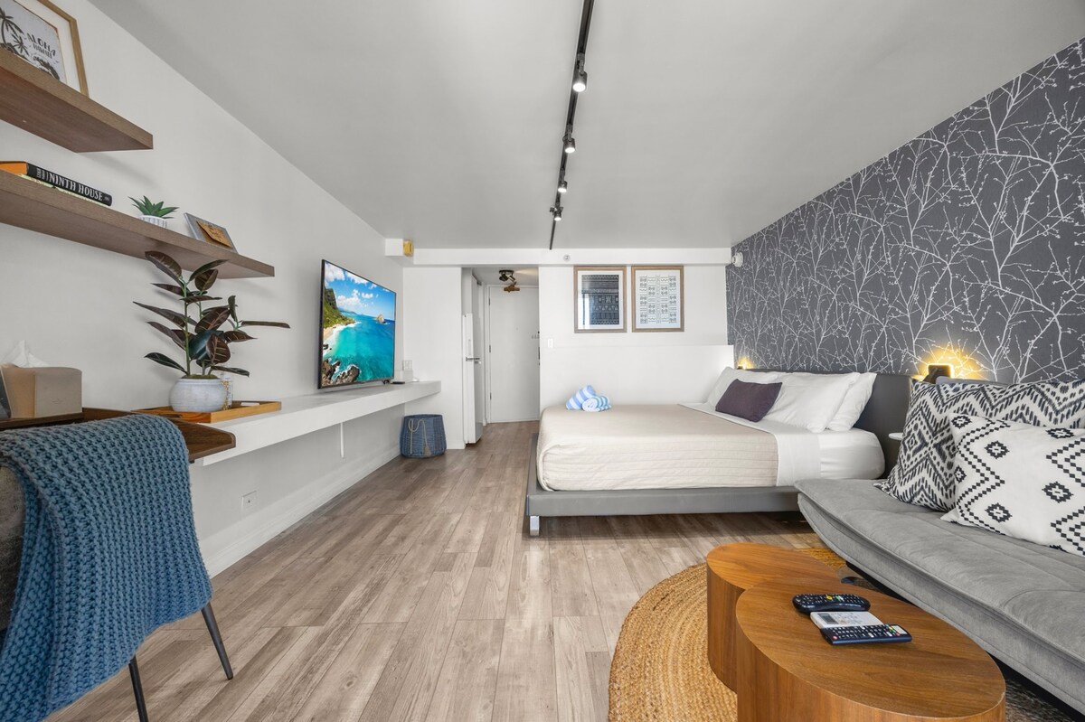 34F-Island Colony Studio-City/Partial Ocean Views