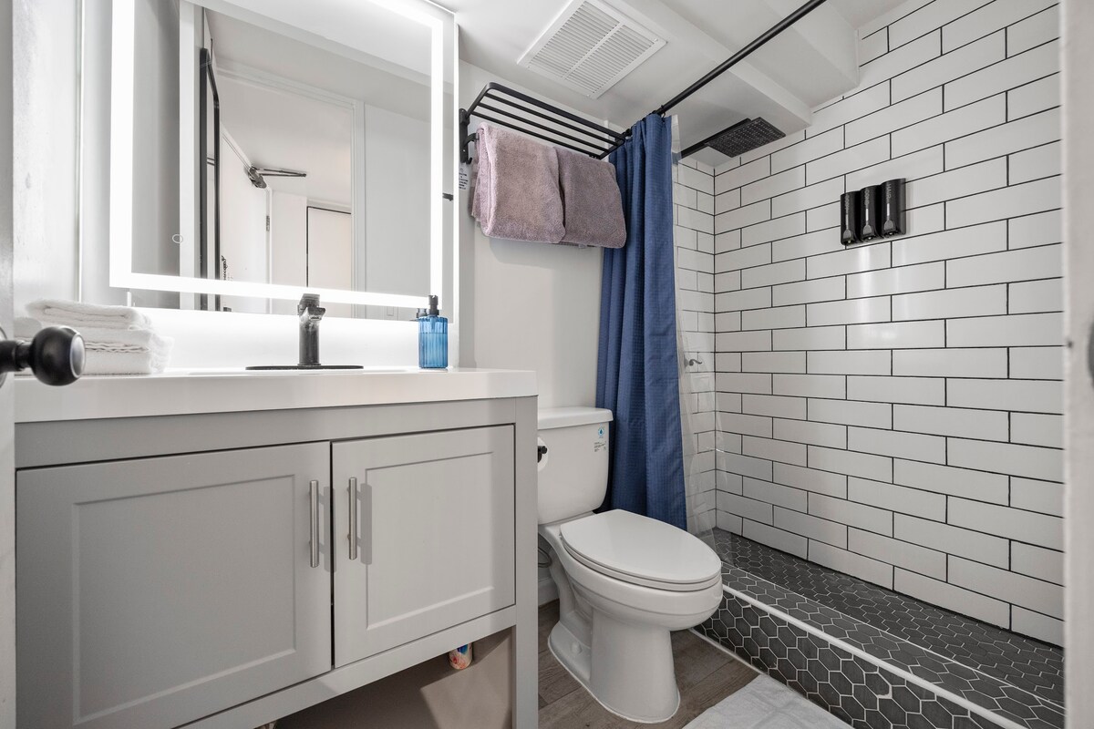 34F-Island Colony Studio-City/Partial Ocean Views