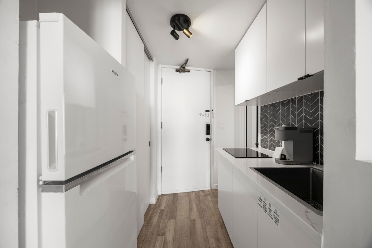 34F-Island Colony Studio-City/Partial Ocean Views