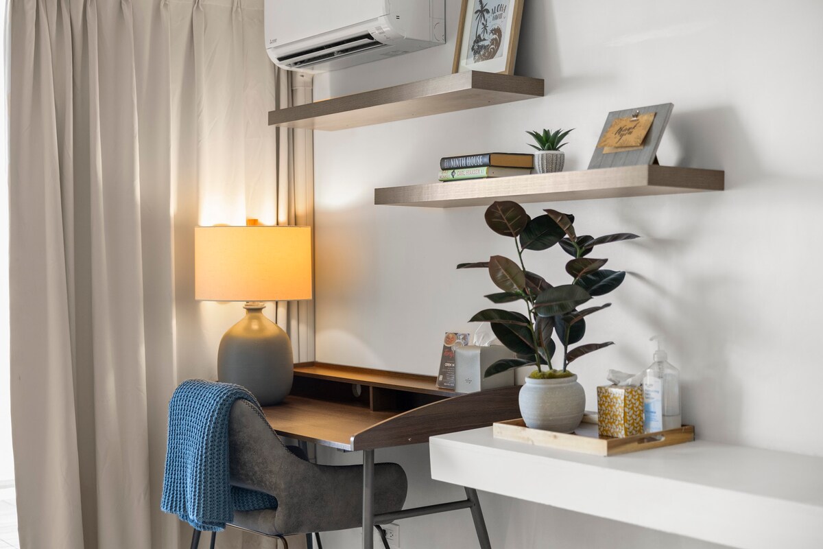 34F-Island Colony Studio-City/Partial Ocean Views