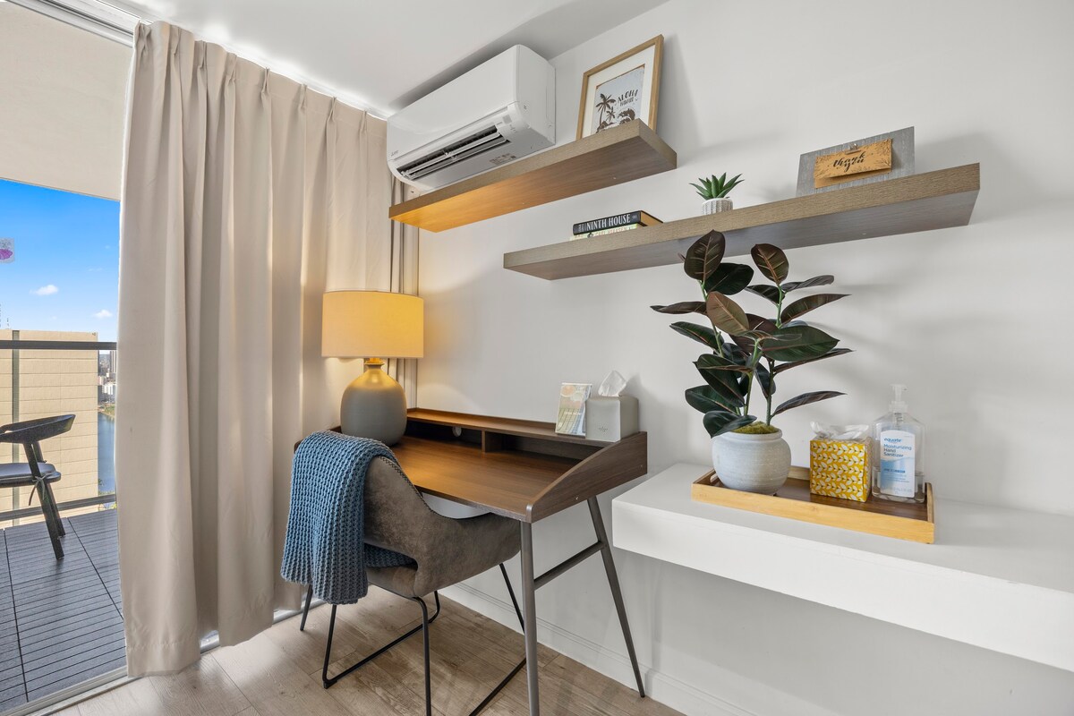 34F-Island Colony Studio-City/Partial Ocean Views